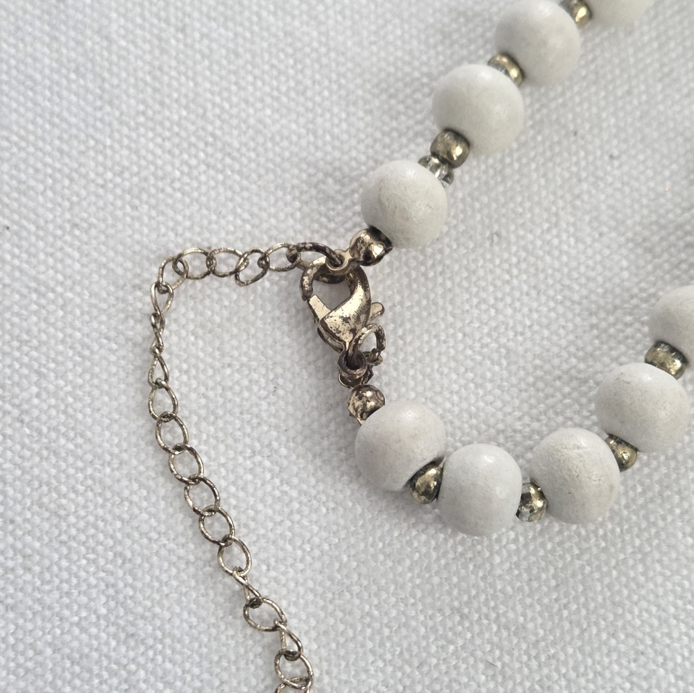 🎀Mala White Agata And Wood Beaded Necklace with Tassel🎀 - Picture 5 of 6